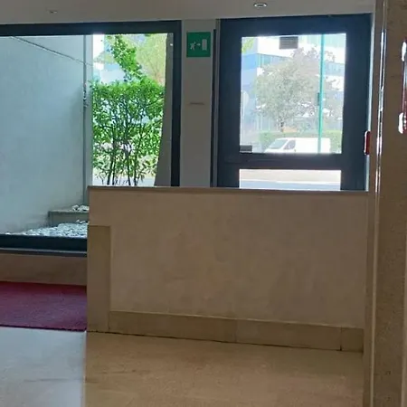 Deluxe Con Parcheggio Gratuito בית נופש סגראטה